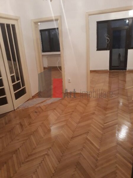 Blv. Carol I, apartament 4 camere.