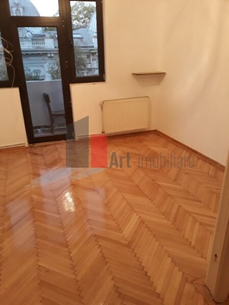 Blv. Carol I, apartament 4 camere.